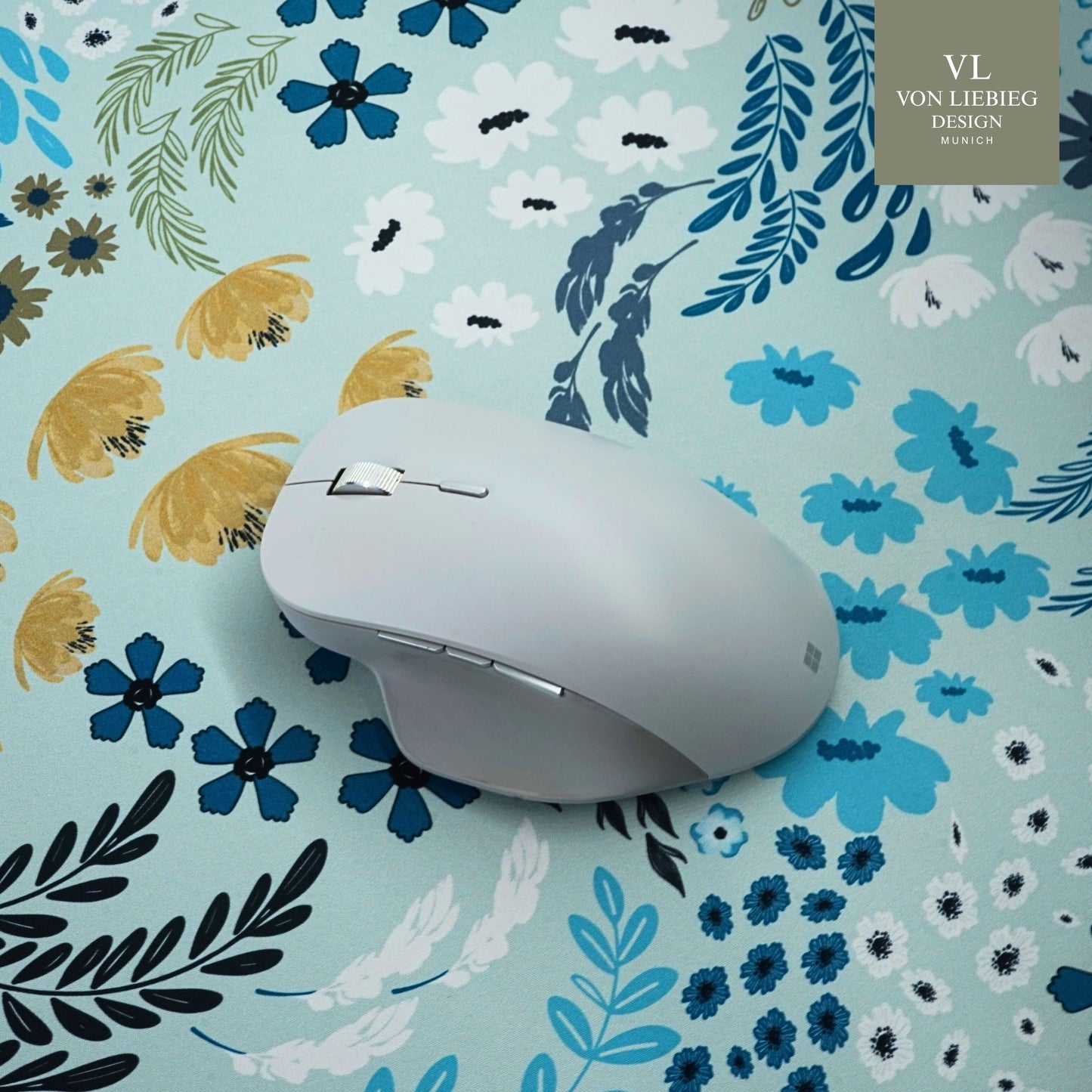 Schreibtischunterlage Blossom Serenity | Florales Design | XXL Desk Pad 90x40 cm